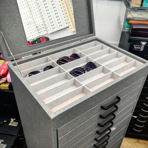 Display Case M020